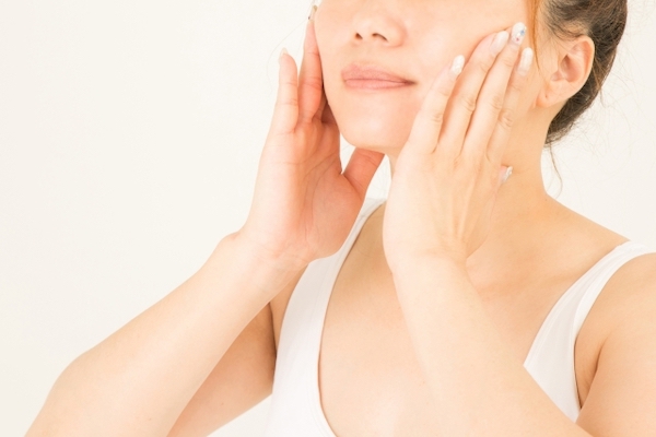 頭皮を引き上げてリフトアップを Every Color Days エブリカラーデイズ